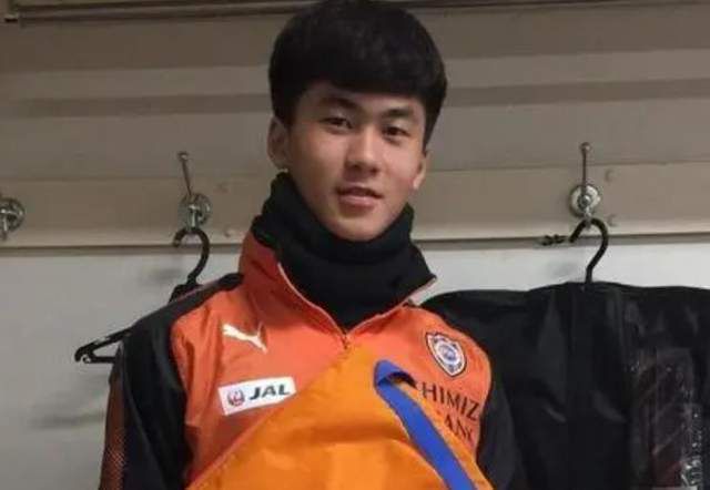 中间的介绍人